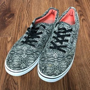 Vans Women’s Size 9 Paisley Black & White